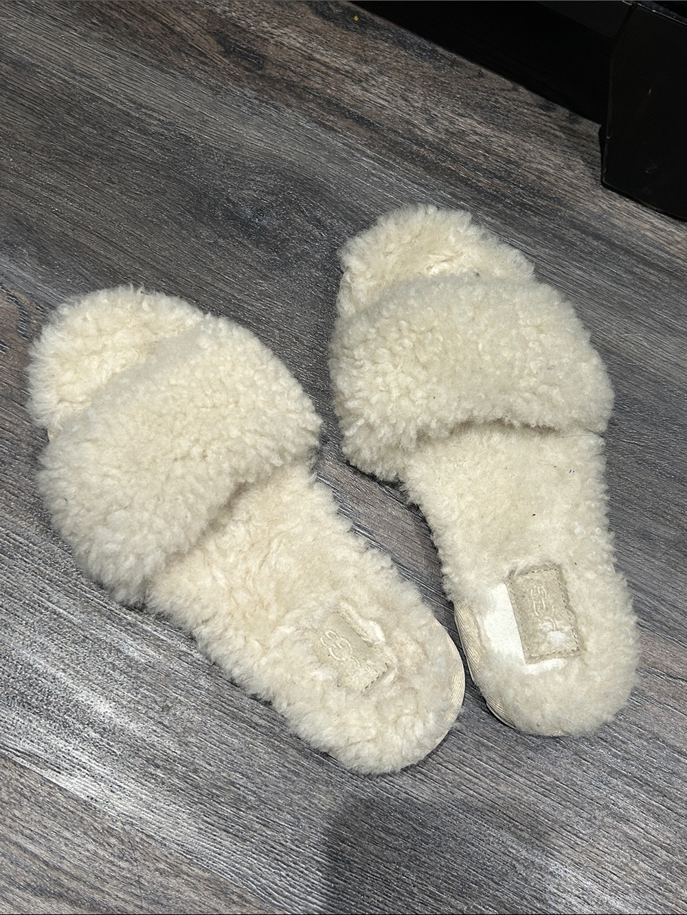UGG Cream Shearling Slide Sandals - Women's Plush Open-Toe Slippers